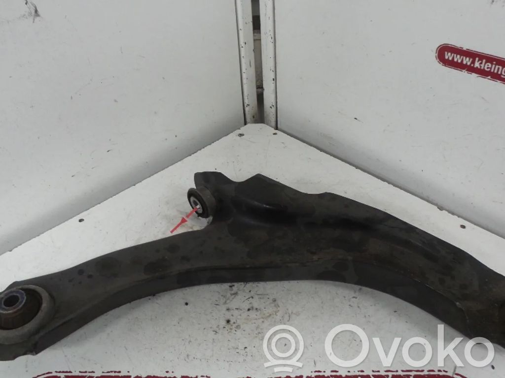 Renault Clio IV Front lower control arm/wishbone 