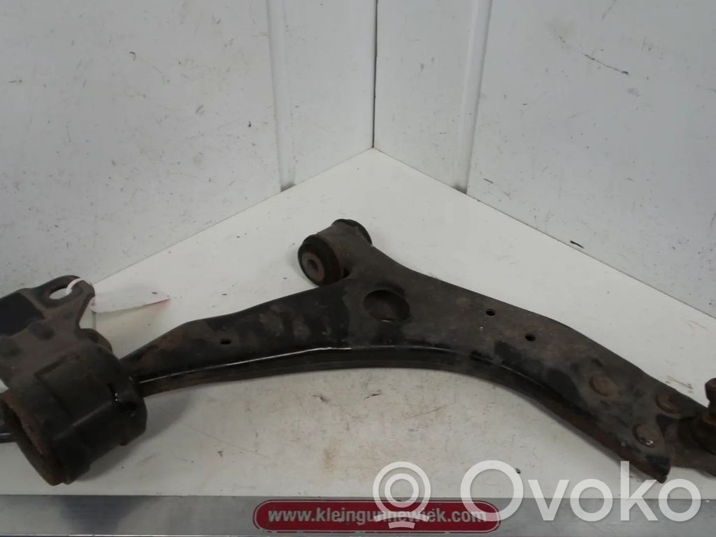 Ford Focus Front lower control arm/wishbone 