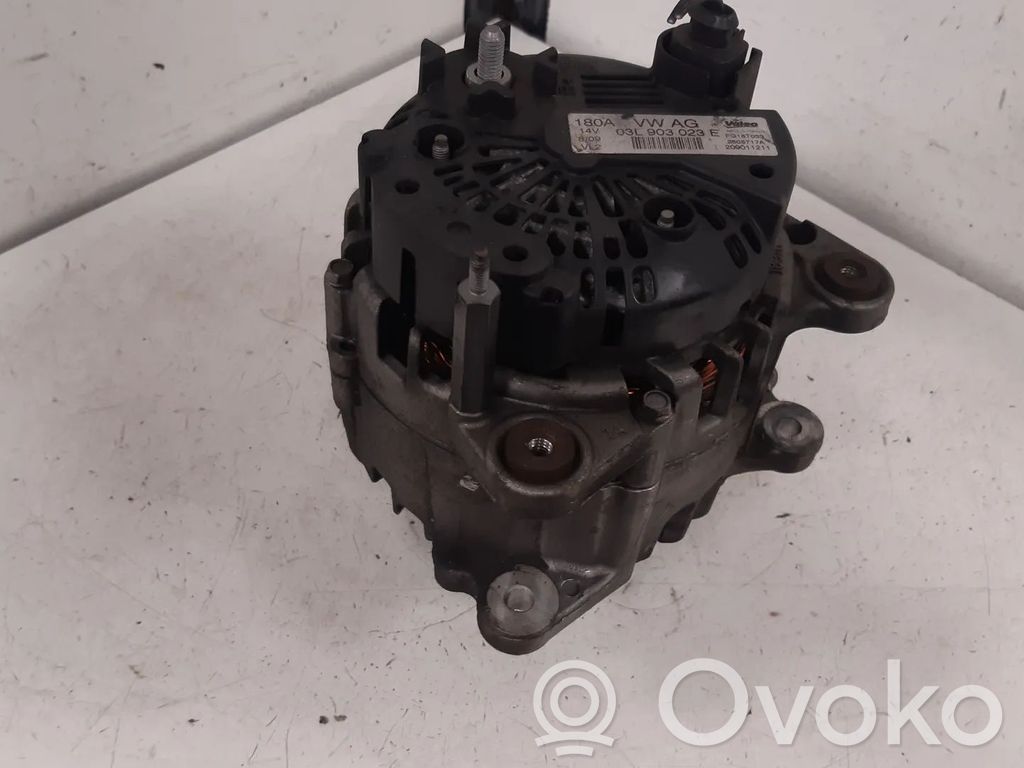 Volkswagen PASSAT B6 Alternator 