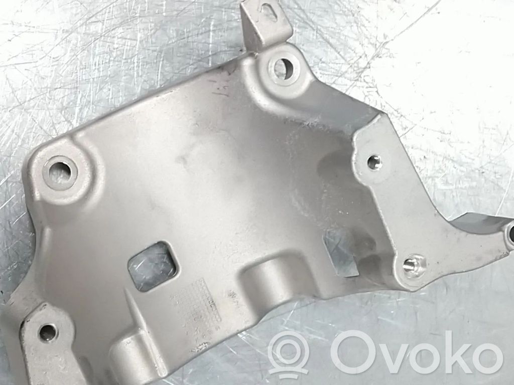 Volvo XC40 Generator/alternator bracket 