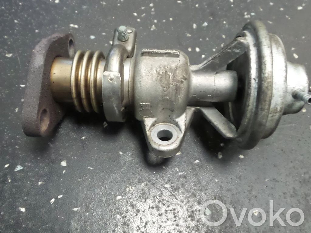 Volkswagen Golf IV EGR valve 