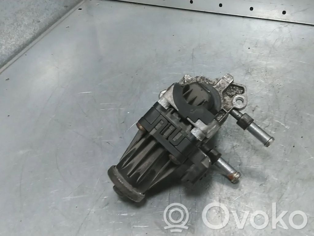 Opel Vivaro Zawór EGR 