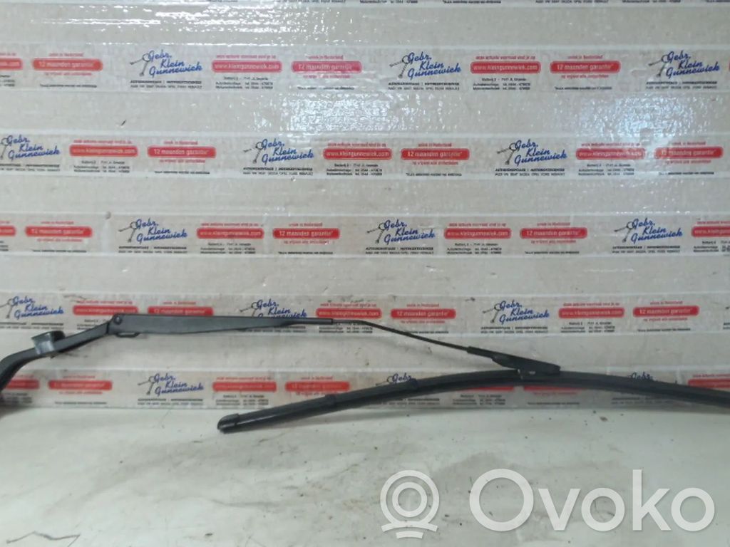 Ford Kuga II Brazo del limpiaparabrisas delantero 
