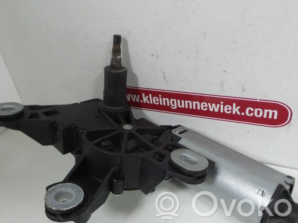Skoda Fabia Mk1 (6Y) Silniczek wycieraczki szyby tylnej 