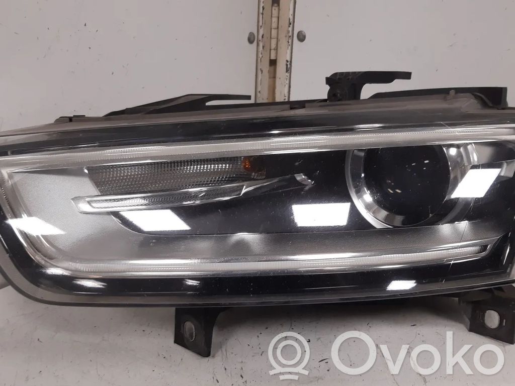 Audi Q3 8U Priekinis žibintas 