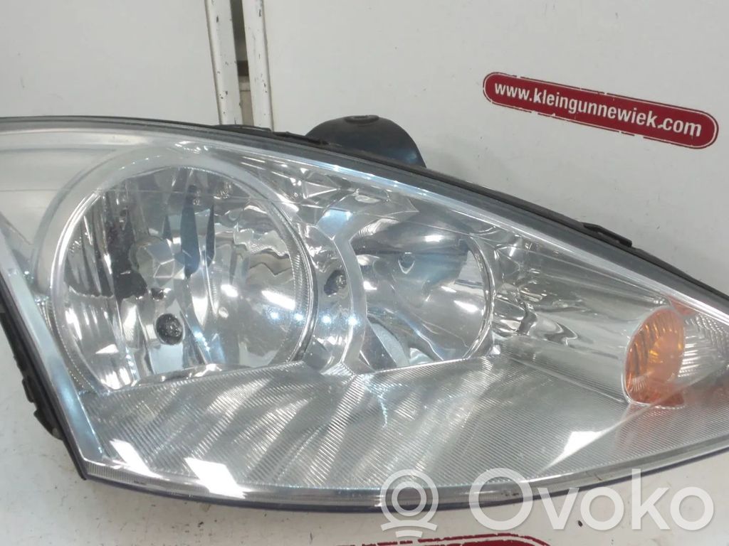Ford Focus Headlight/headlamp 