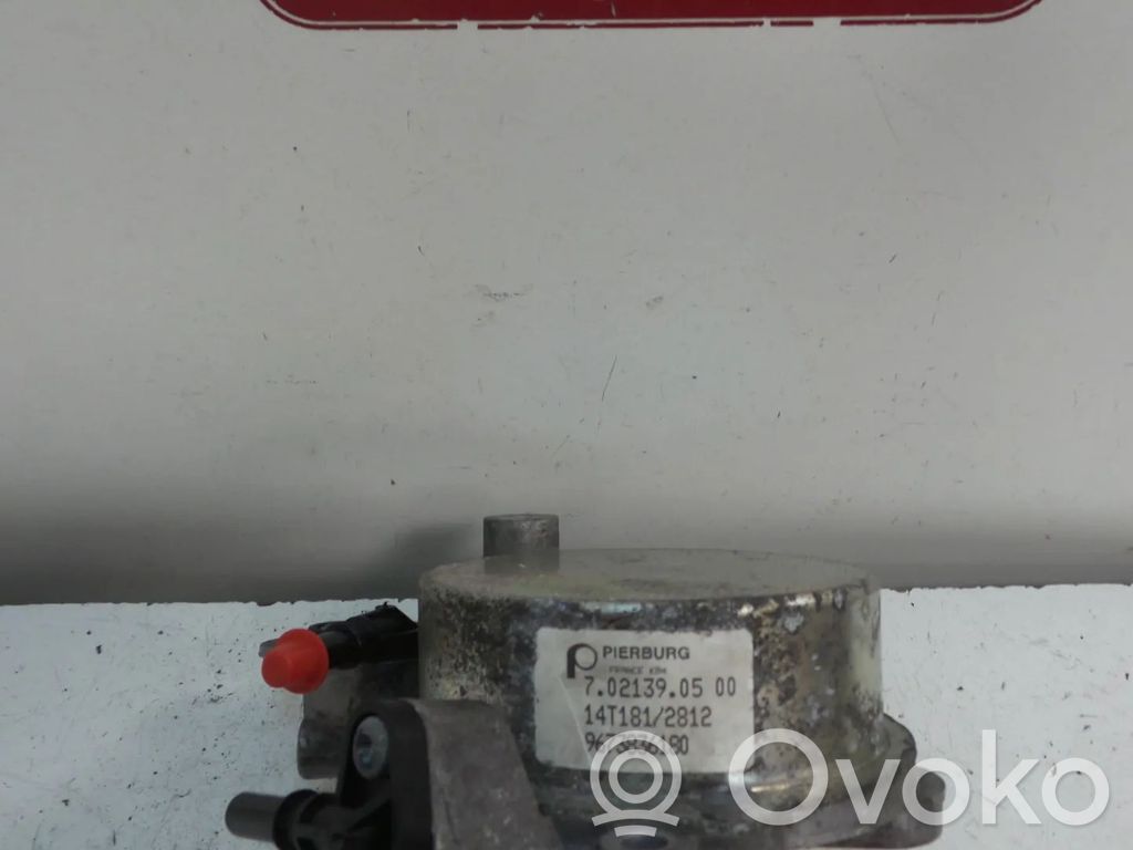 Ford Mondeo MK IV Vacuum pump 