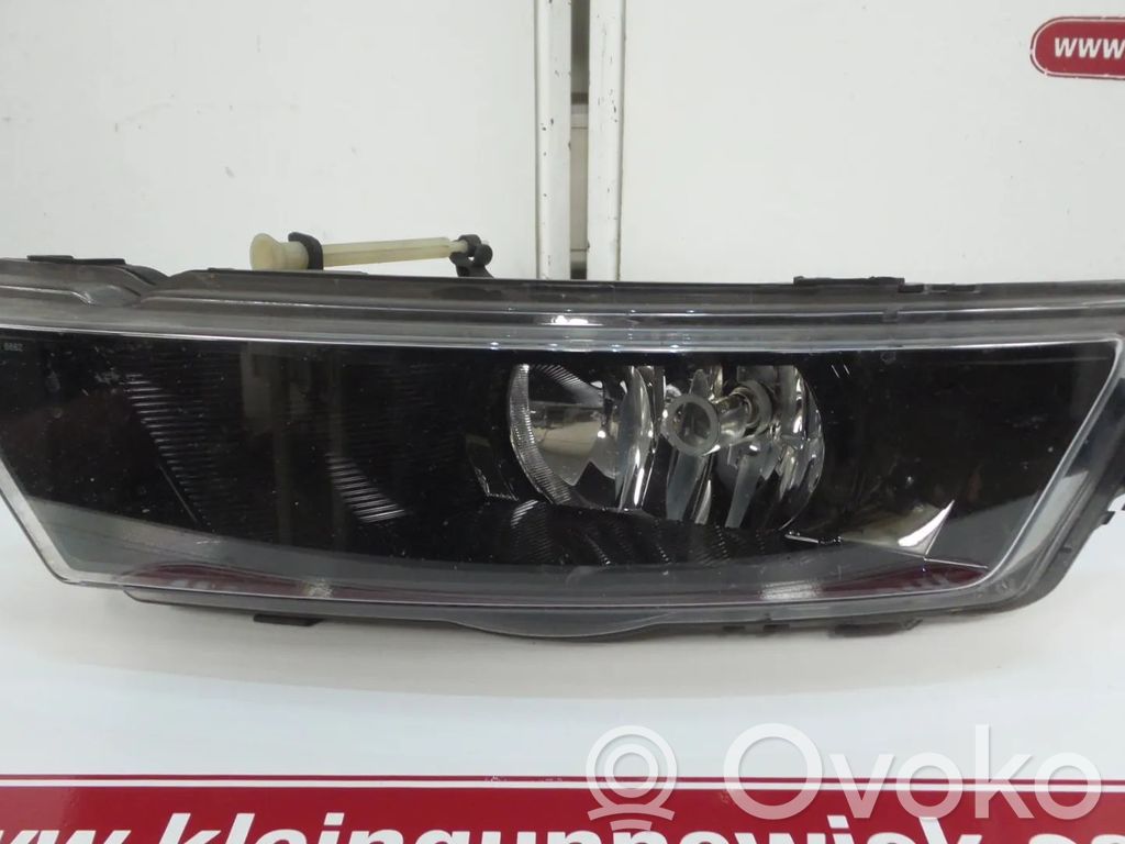 Skoda Rapid (NH) Etusumuvalo 
