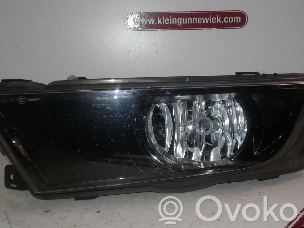 Skoda Octavia Mk3 (5E) Etusumuvalo 