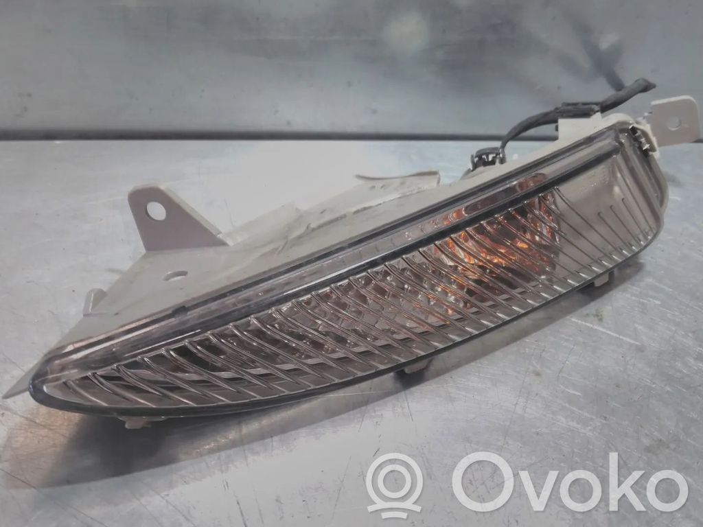 Opel Astra J Semnalizator față 