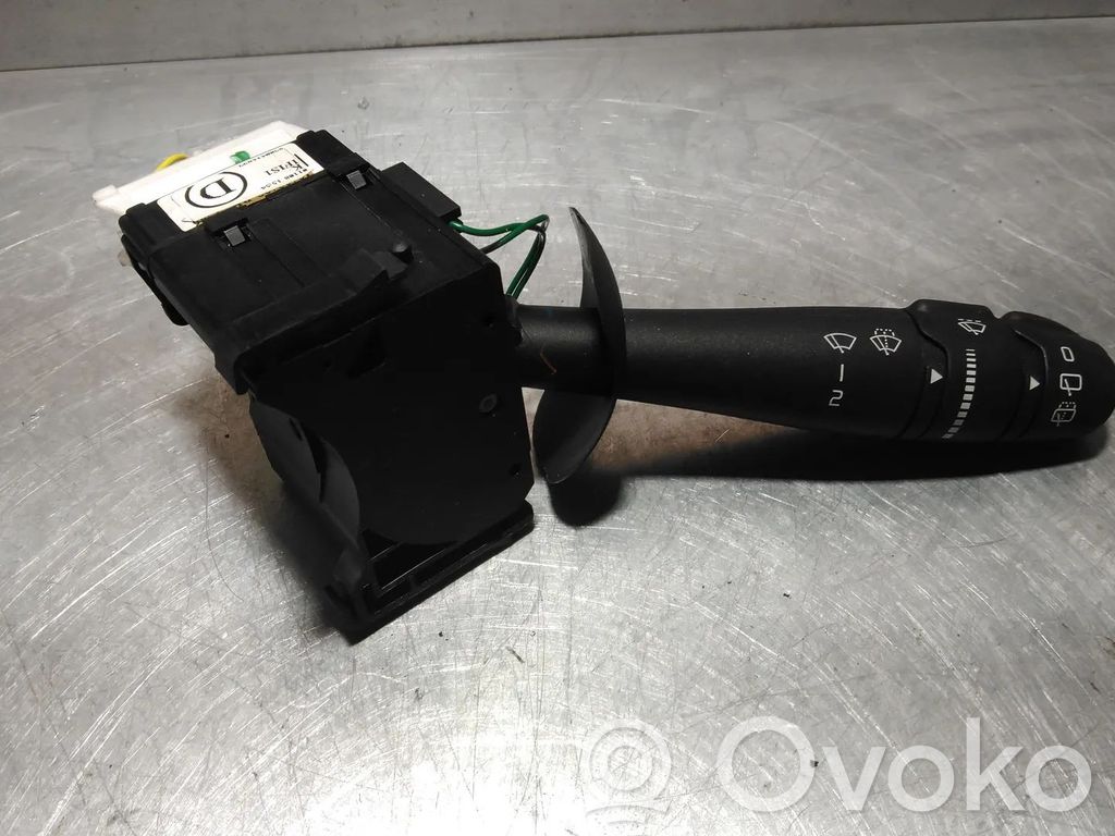 Renault Twingo II Interruptor/palanca de limpiador de luz de giro 