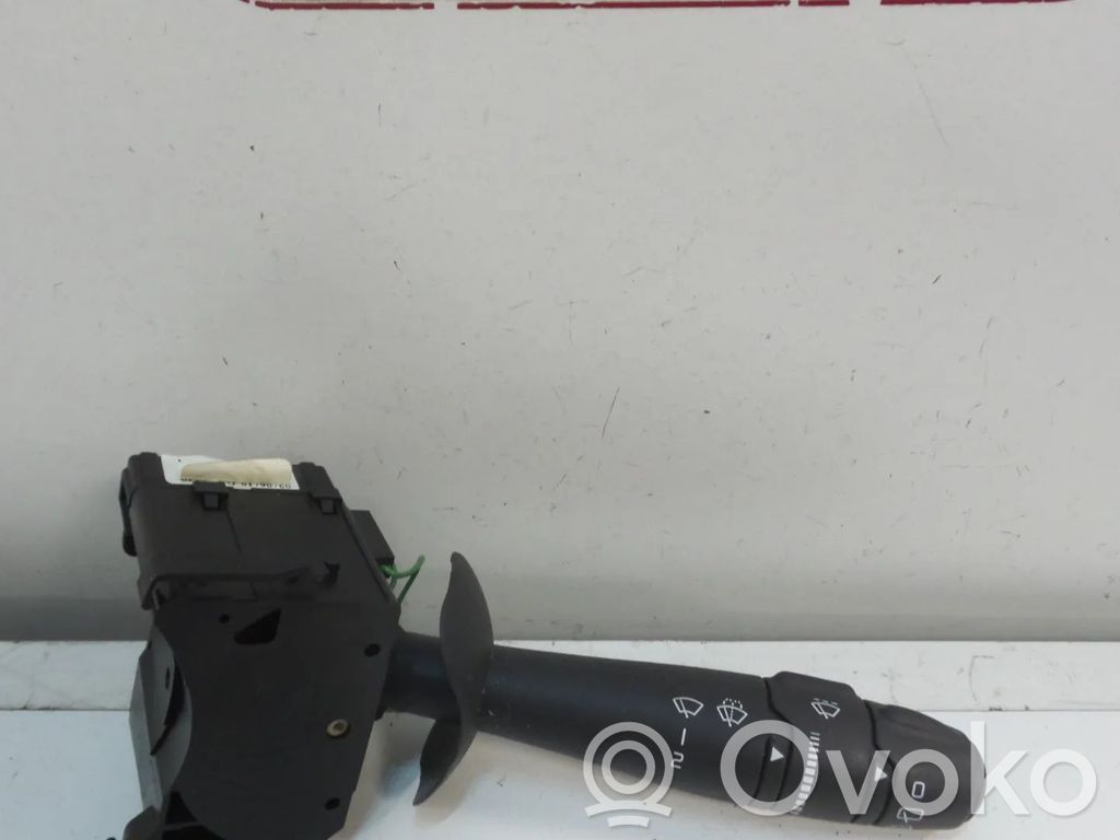 Renault Twingo II Rokturu komplekts 