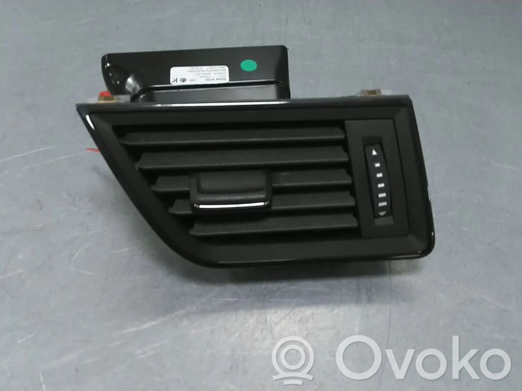 Skoda Rapid (NH) Boczna kratka nawiewu deski rozdzielczej 