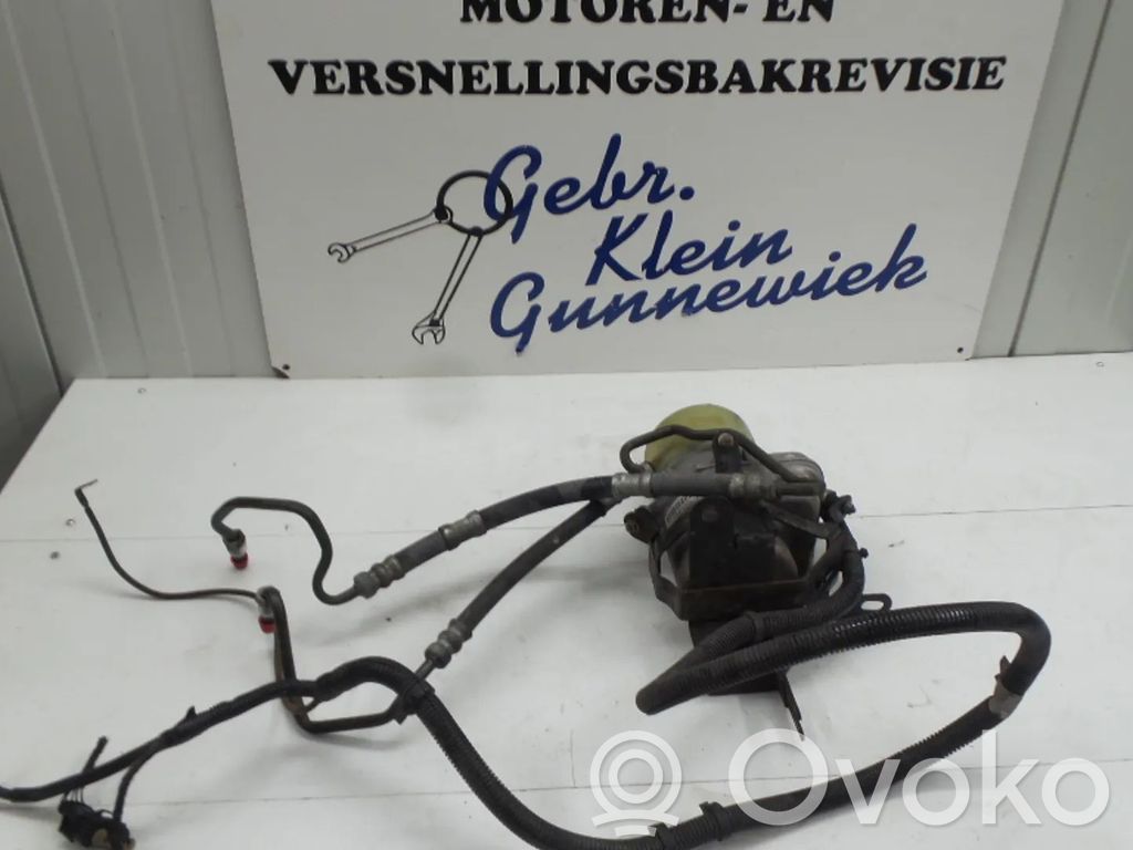 Opel Astra H Ohjaustehostimen pumppu 