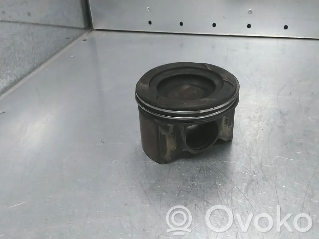 Pistón   A6540306400,130010002300,41829600,6540300017,6540300517,6540300617,6540302900,6540306400,6540370501,6540370900,654920,656929,A6540300017,A6540300517,A6540300617,A6540302900,A6540370501,A6540370900,OM654920,OM656929,WG1938175,WG2375311
