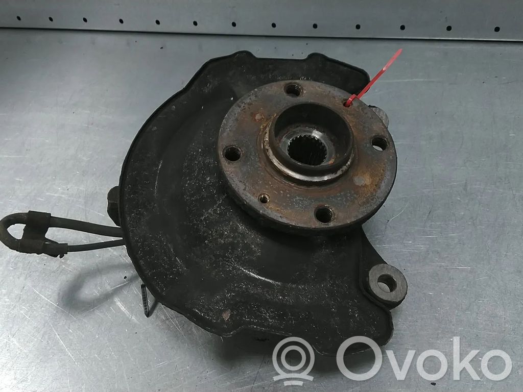 Suzuki Swift I Front wheel hub spindle knuckle 