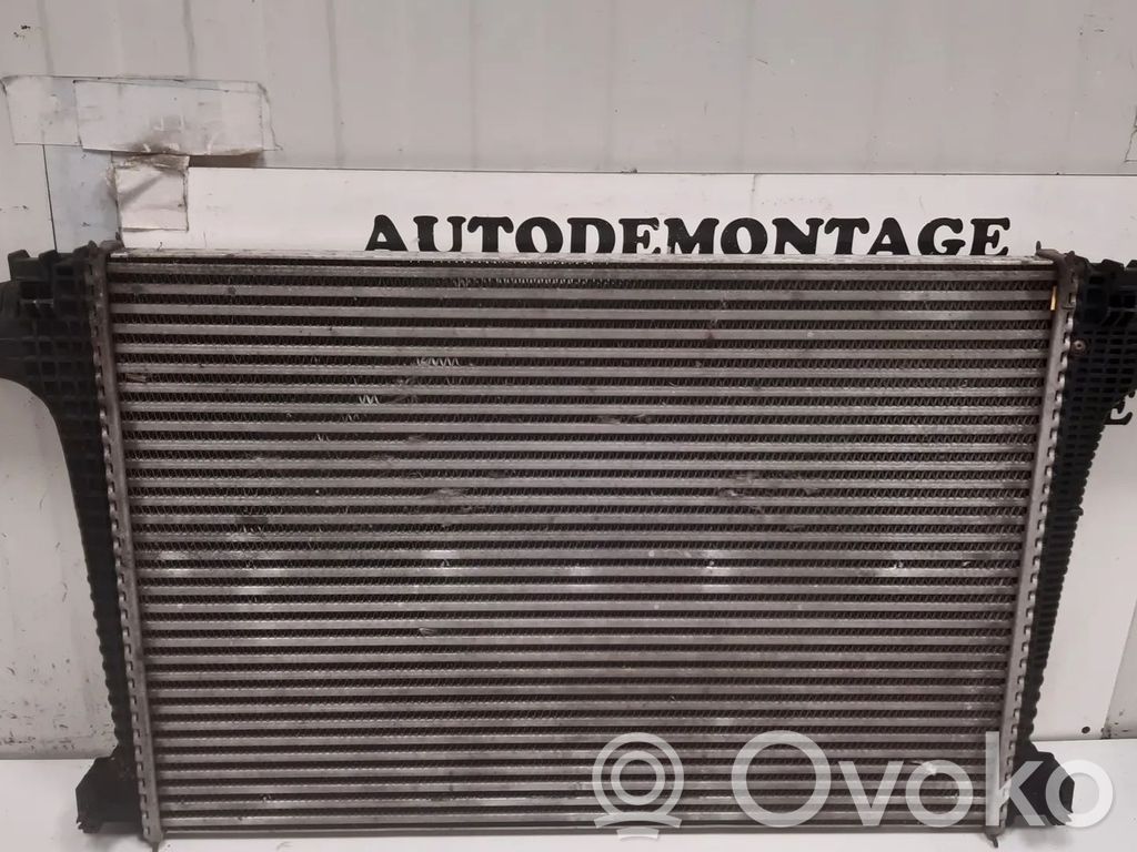 Audi Q7 4M Chłodnica powietrza doładowującego / Intercooler 