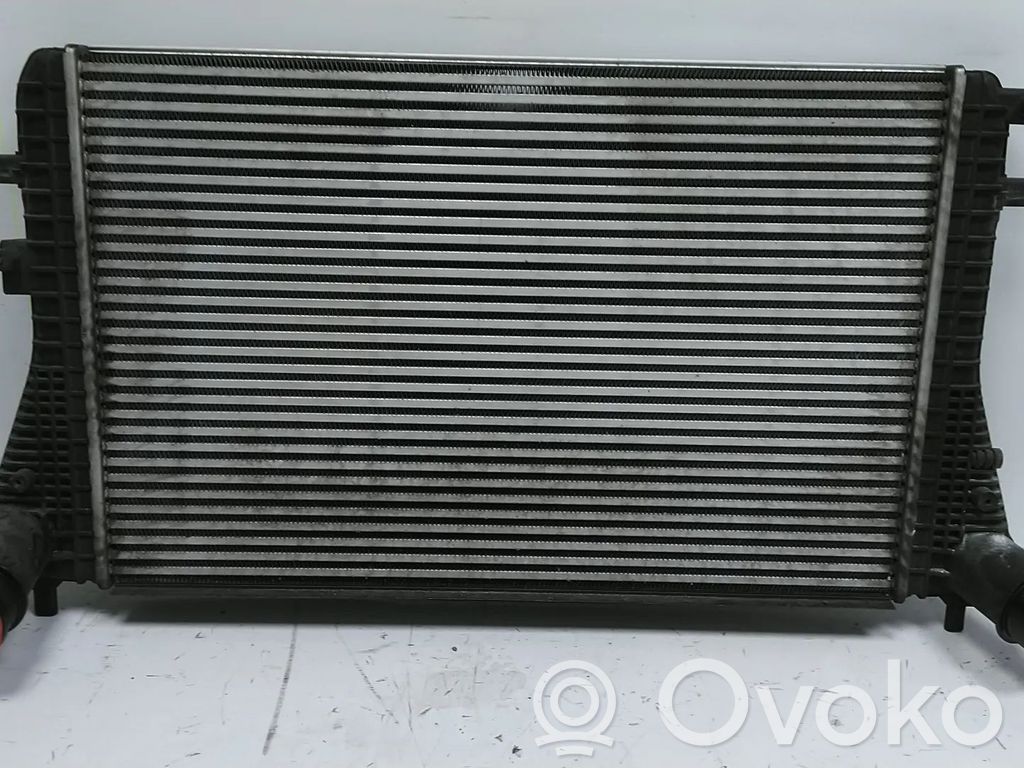 Volkswagen PASSAT B7 Intercooler radiator 