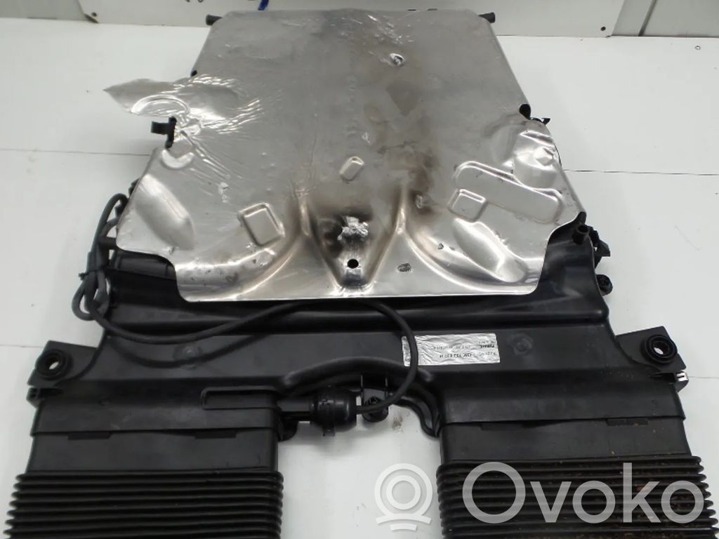 Audi Q7 4M Air filter box 