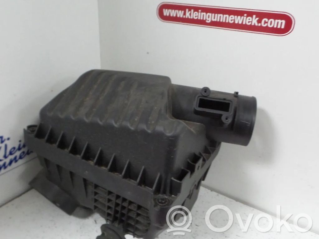 Opel Karl Air filter box 