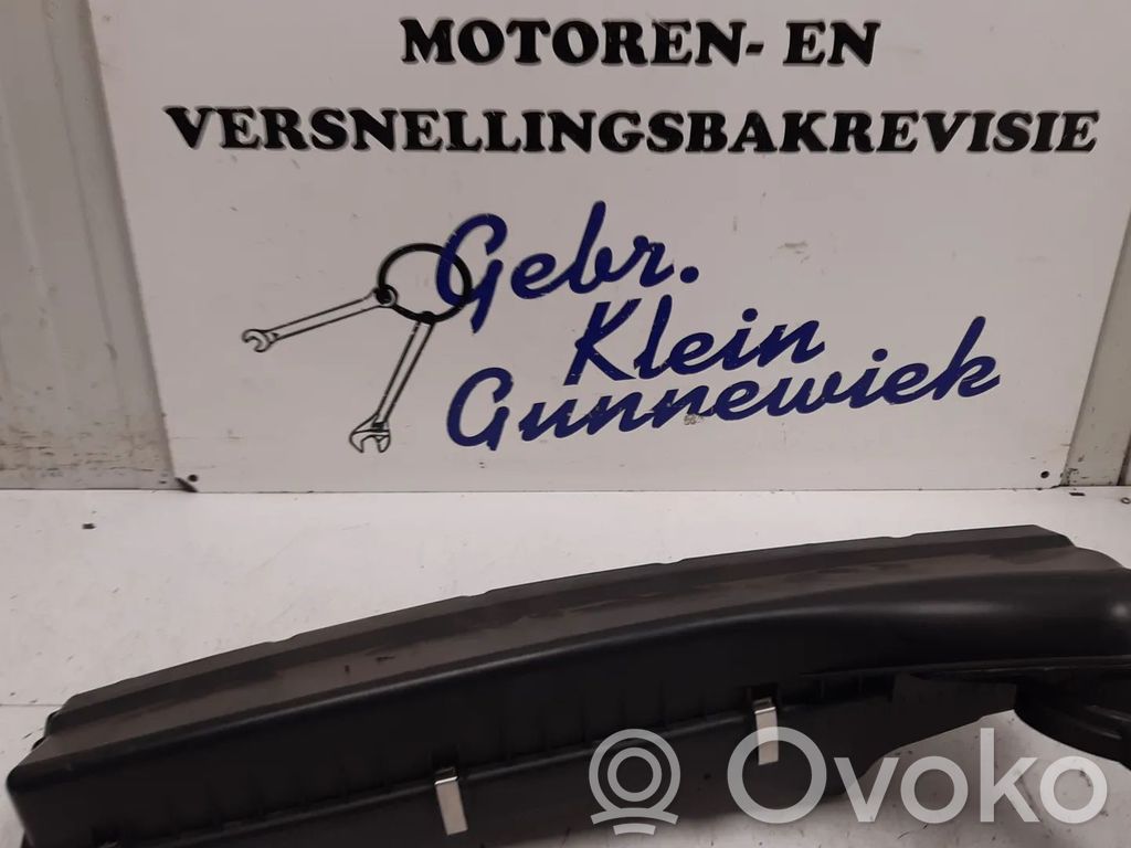 BMW X3 E83 Коробка воздушного фильтра 