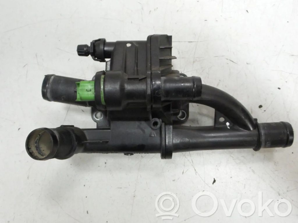 Ford Focus Thermostat/thermostat housing 