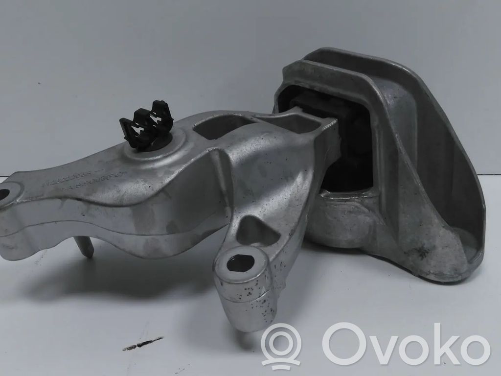 Dacia Duster II Engine mount bracket 