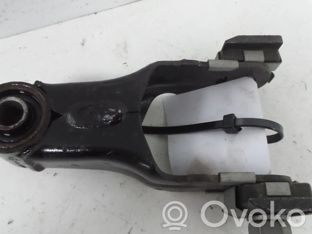 Citroen Xsara Picasso Engine mount bracket 