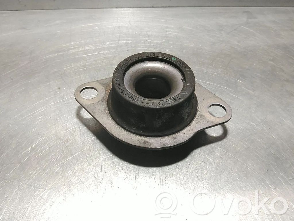 Renault Twingo II Engine mount bracket 
