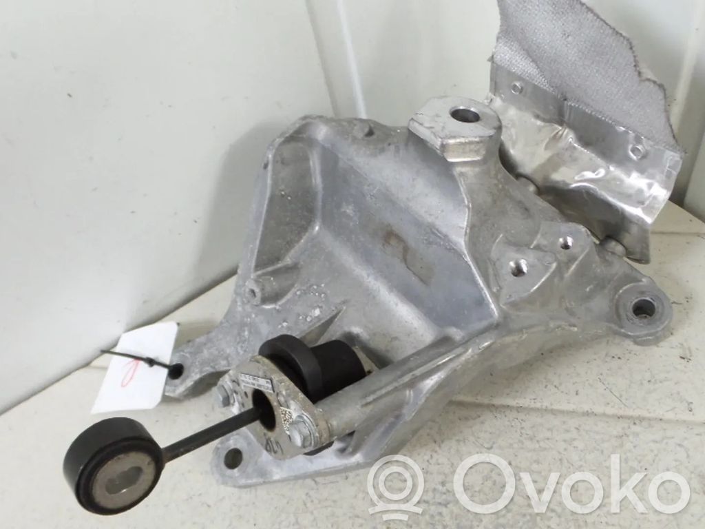 Engine mount bracket   4M0199308AT,4M0199308BM,CRT,CRTC,CRTCCRT