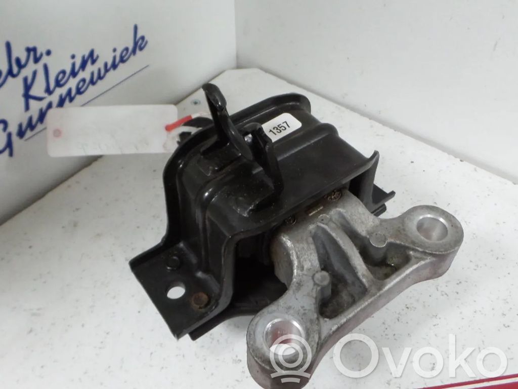 Opel Karl Engine mount bracket 