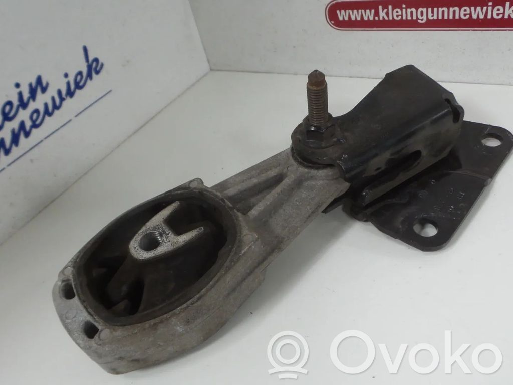 Citroen C4 Cactus Engine mount bracket 