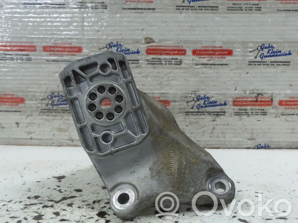 Audi A6 S6 C6 4F Engine mount bracket 