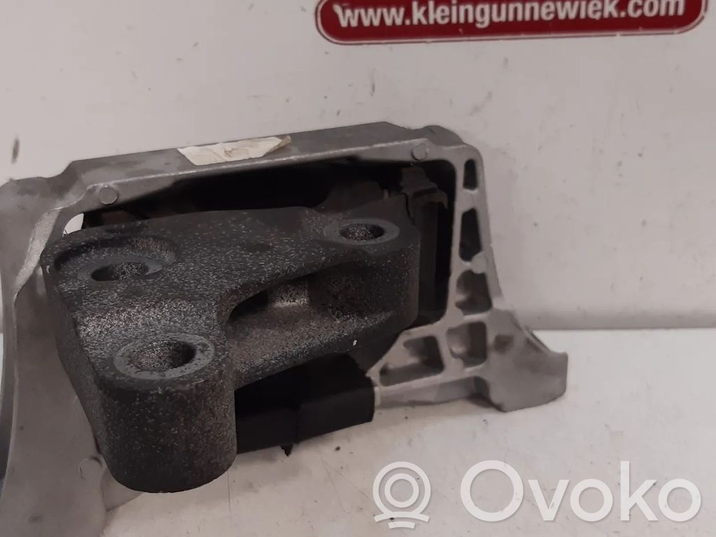 Ford Kuga II Engine mount bracket 