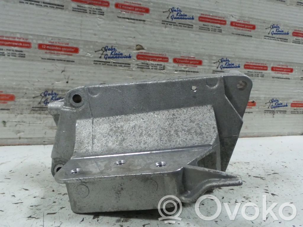 Opel Astra J Suport tampon motor 