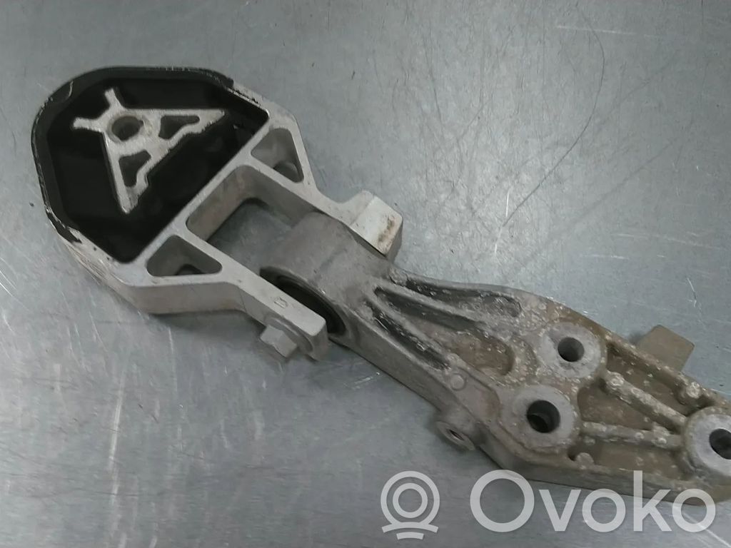 Volvo XC40 Engine mount bracket 