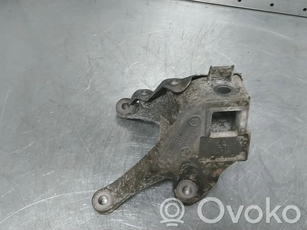 BMW 5 G30 G31 G38 Suport tampon motor 