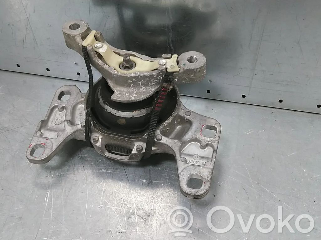 Volvo V40 Engine mount bracket 