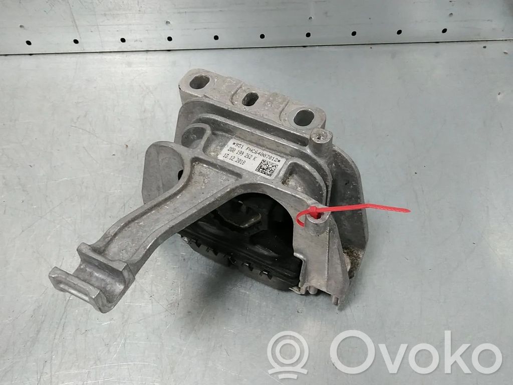 Volkswagen Polo VI Engine mount bracket 