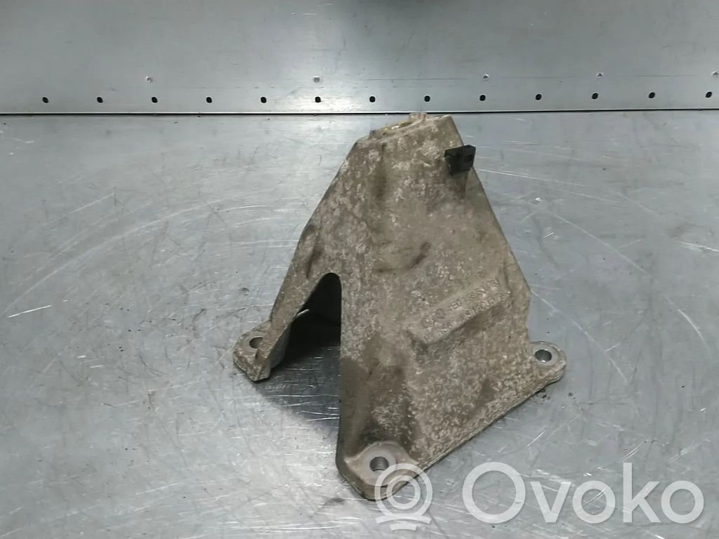 Audi A8 S8 D3 4E Wspornik / Mocowanie silnika 