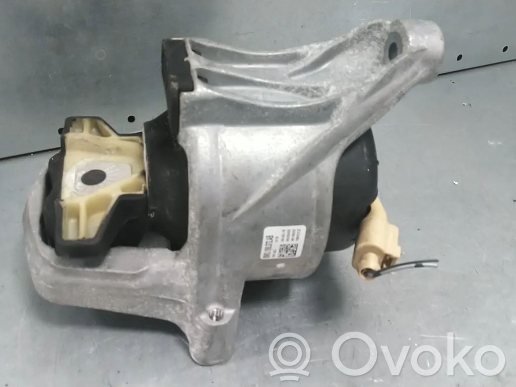 Audi A4 S4 B9 Engine mount bracket 