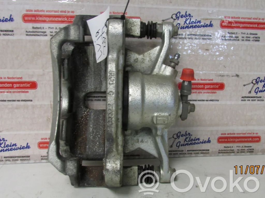 Etujarrusatula   8V0615123,122077,TP122077