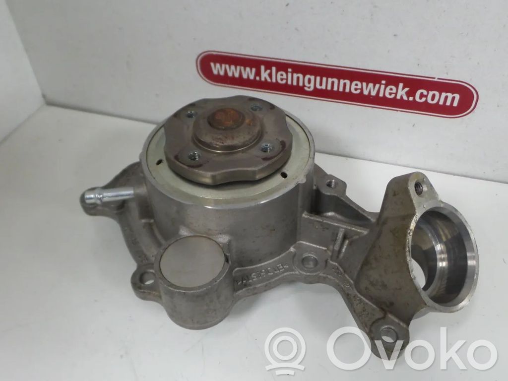 Audi A8 S8 D5 Vesipumppu 