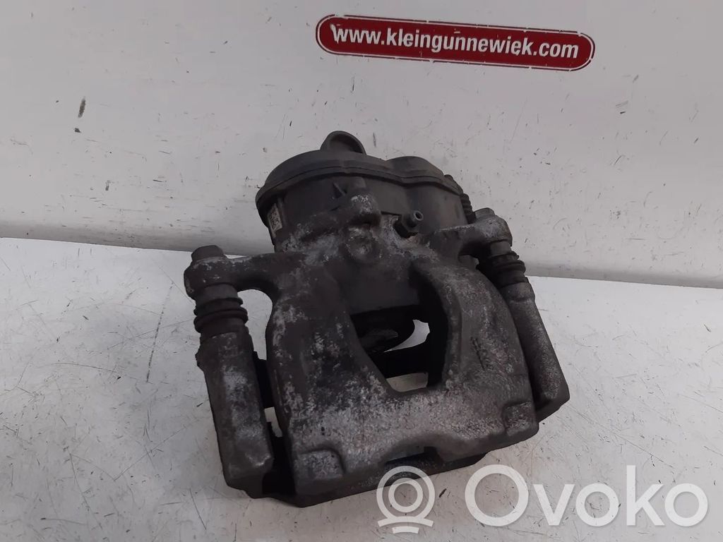 Audi A4 S4 B9 Tylny zacisk hamulcowy 