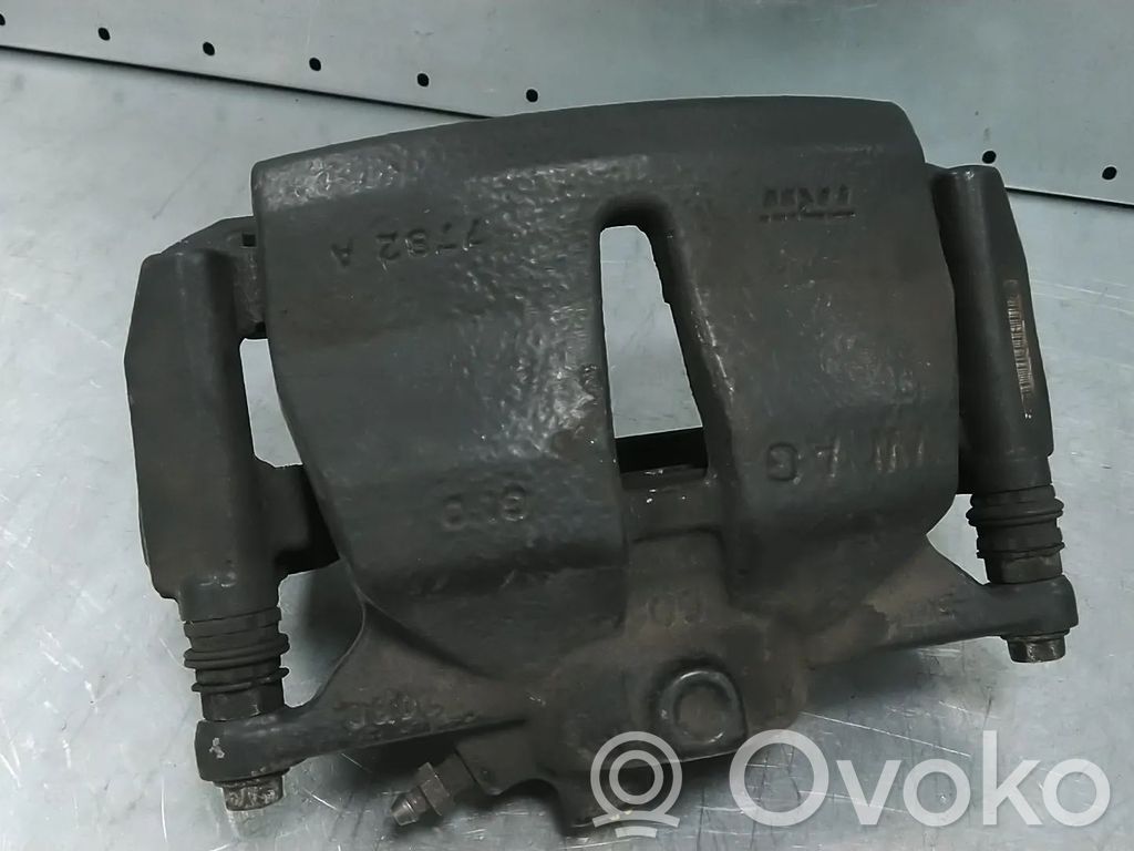 Audi A3 8Y Etujarrusatula 