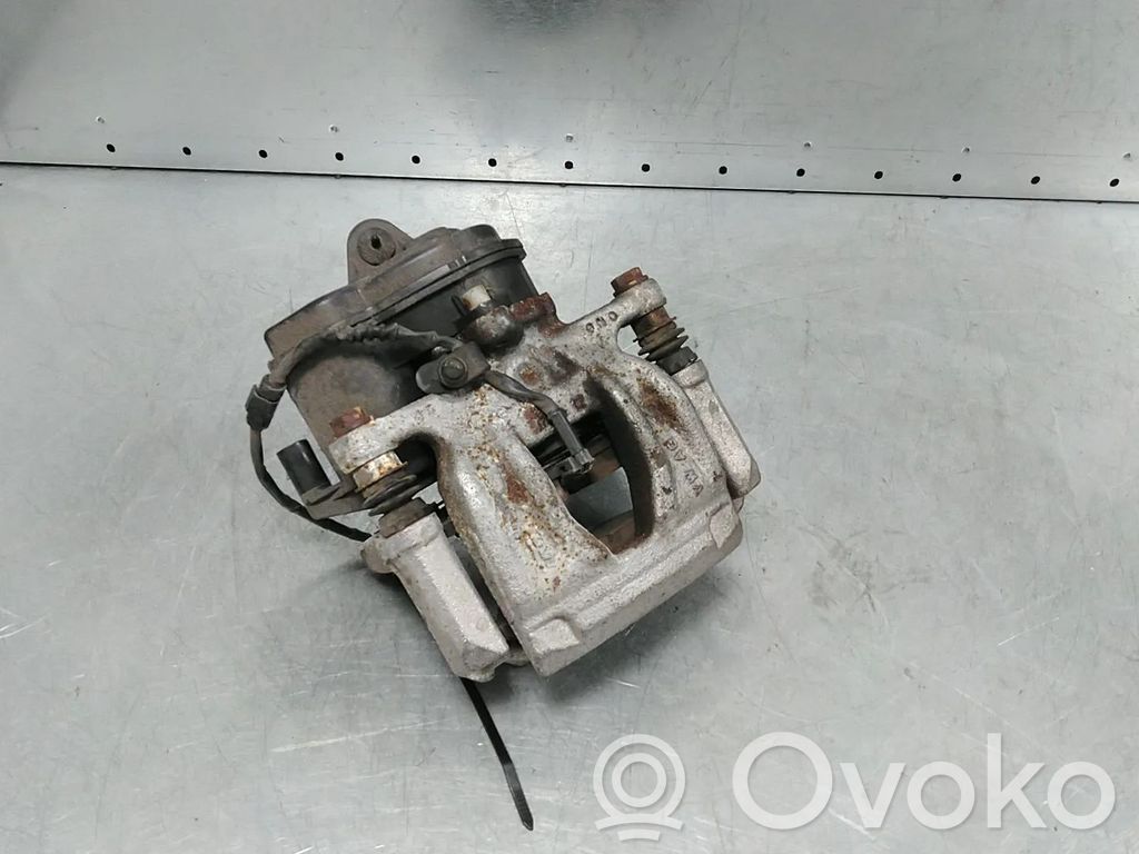 Audi A4 S4 B9 Tylny zacisk hamulcowy 