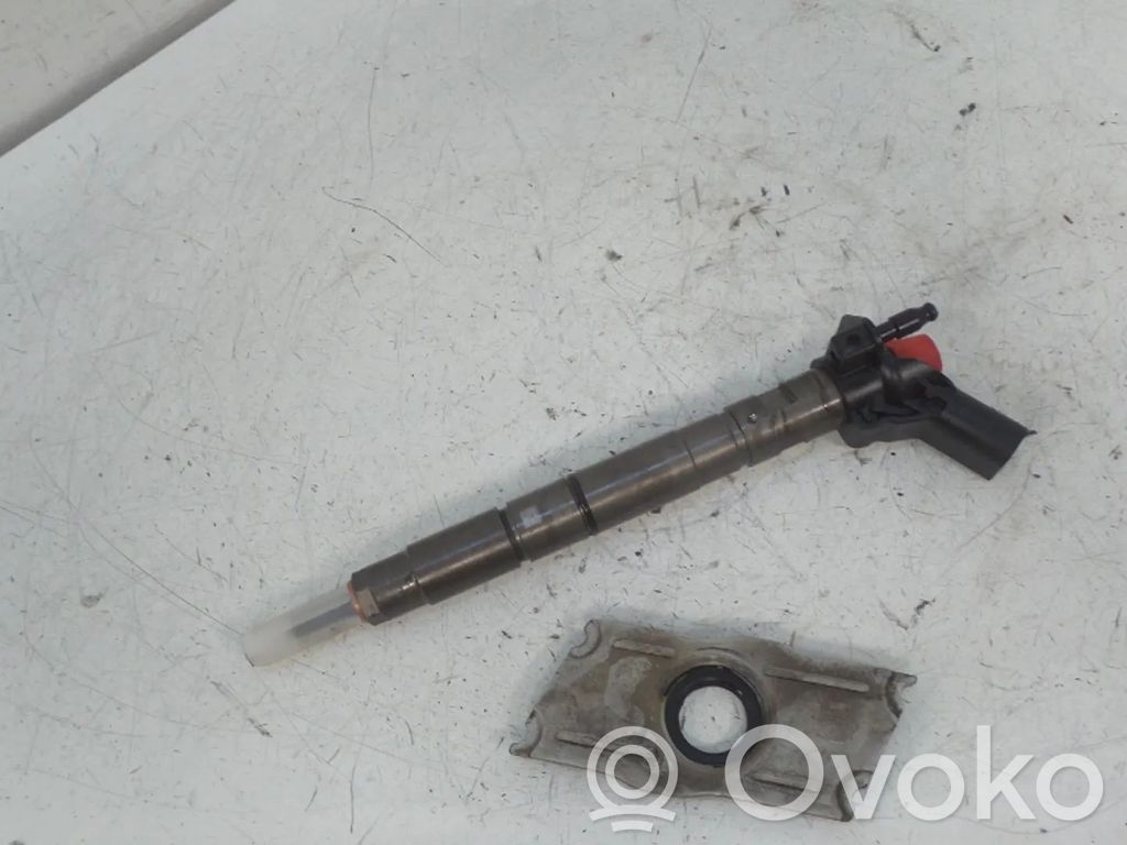 Audi A4 S4 B8 8K Fuel injector 