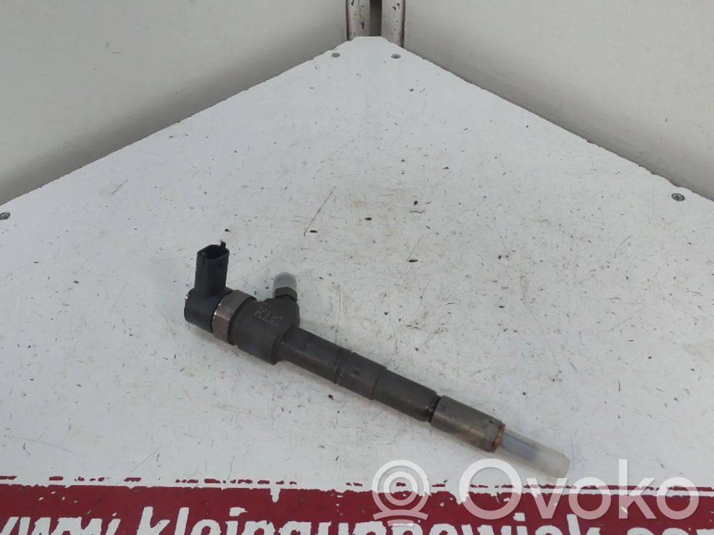 Opel Insignia A Wtryskiwacz paliwa 