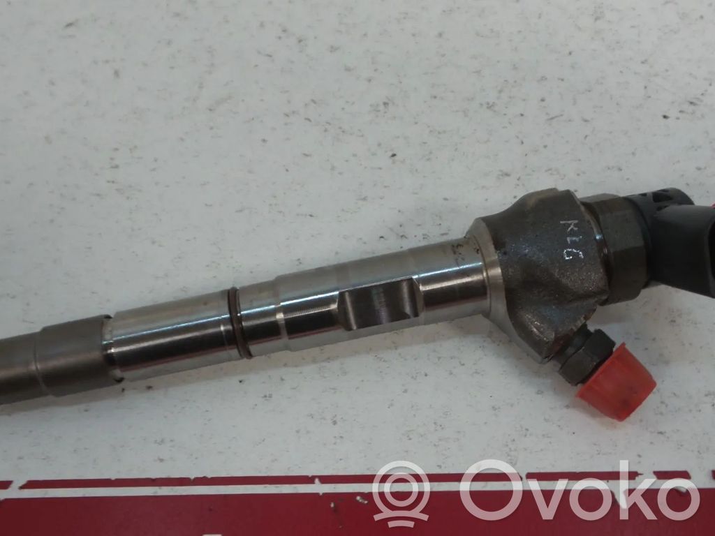 Volkswagen Golf VII Injector combustibil 