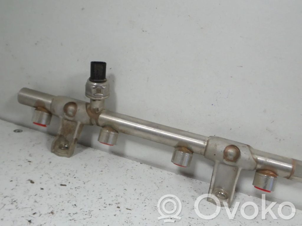 Volkswagen Polo VI Listwa wtryskowa 